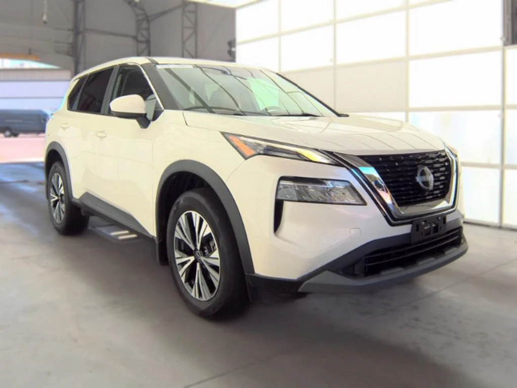 Used 2023 Pearl White Nissan SV image 4