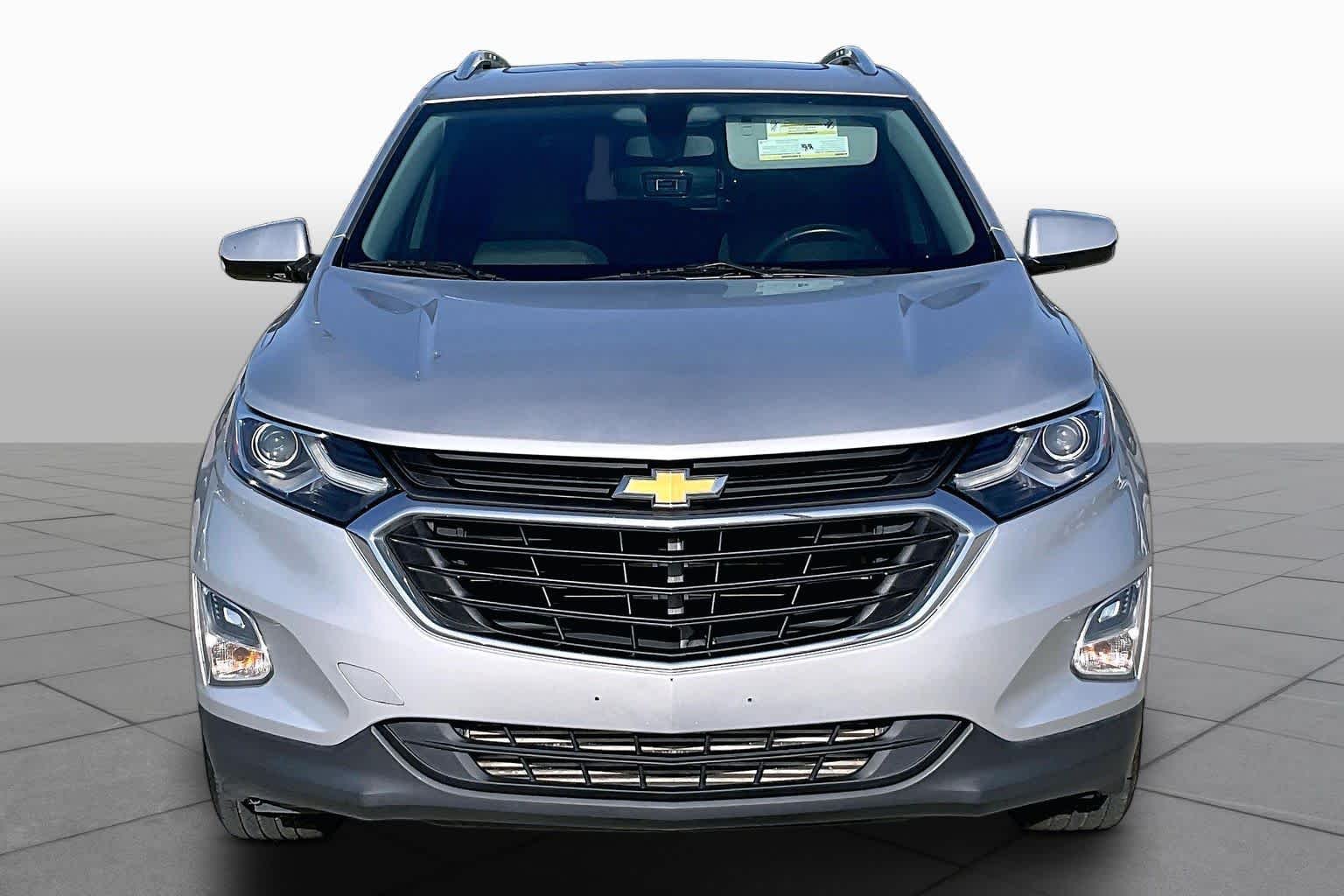 Used 2018 Silver Ice Metallic Chevrolet LT image 3