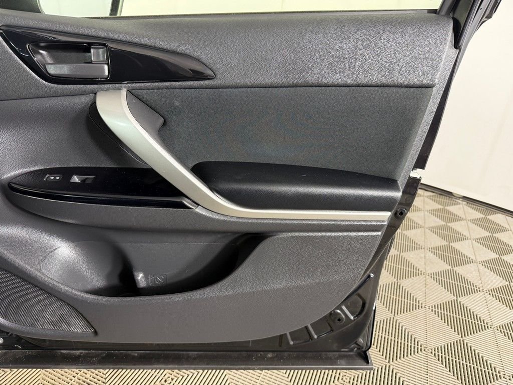 Used 2023 Black Mitsubishi LE image 18