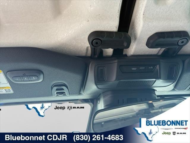 New 2026 Bright White Clear-Coat Exterior Paint Jeep Sport S image 28