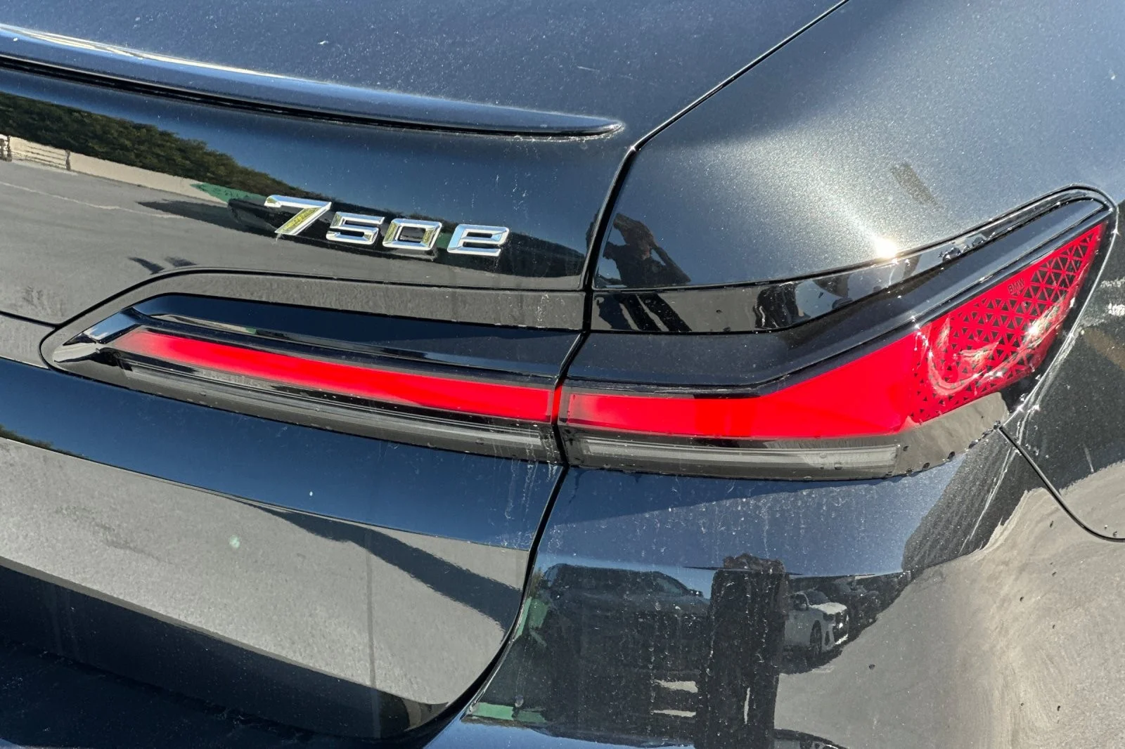 2026 BMW 7 Series 750e - Photo 26