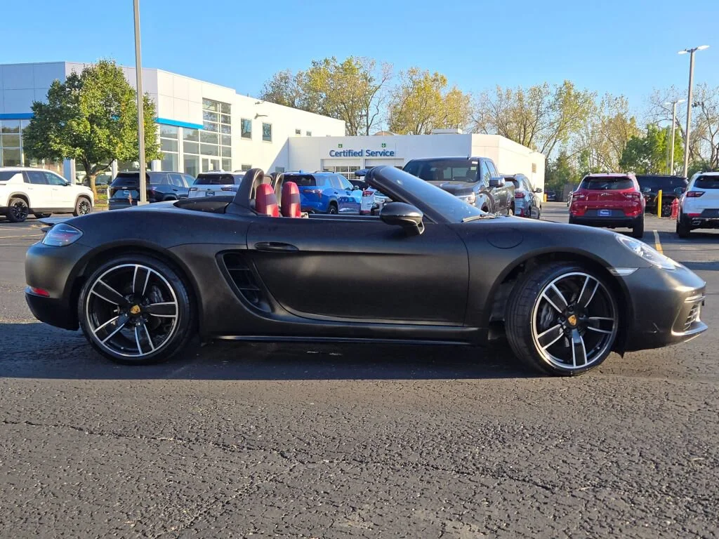 Used 2018 Black Porsche Base image 29