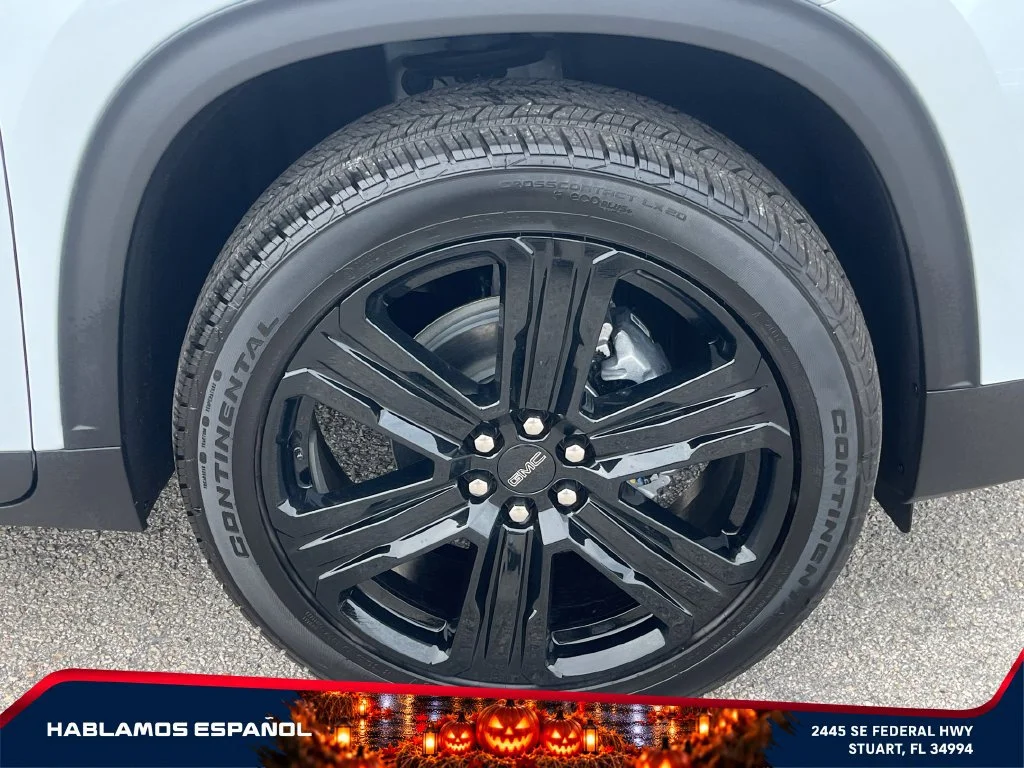 New 2026 Glacier White Tricoat GMC Elevation image 22