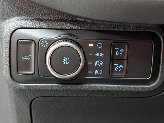 New 2026 Star White Metallic Tri-Coat Ford Active image 37