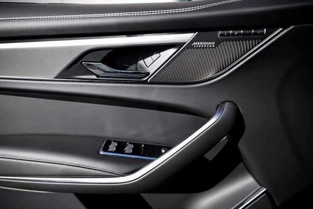 2026 Jaguar F-Pace R-Dynamic S - Photo 14