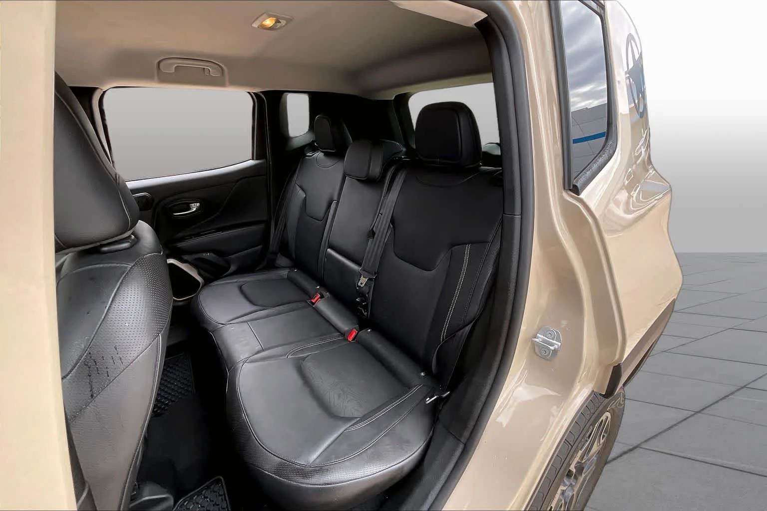 Used 2017 Mojave Sand Jeep Deserthawk image 20