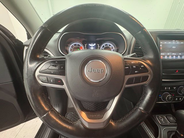 Used 2019 Black Jeep Latitude image 20