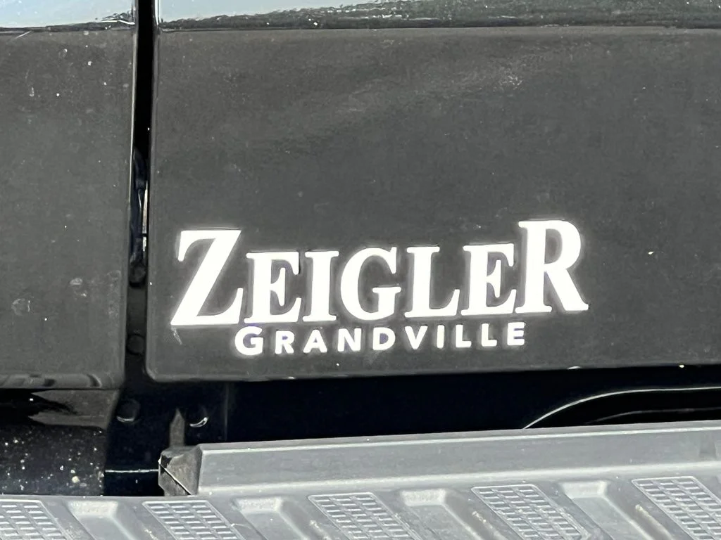 Used 2021 Black GMC AT4 image 40