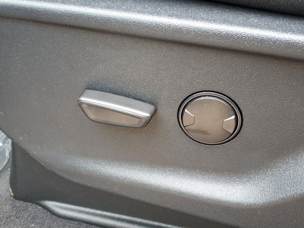 New 2027 Carbonized Gray Metallic Ford F-350® XLT image 16