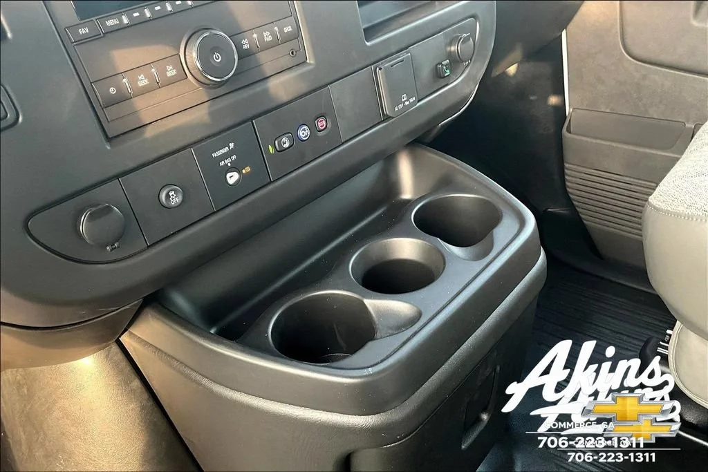 2025 Chevrolet Express Cargo Work Van - Photo 12