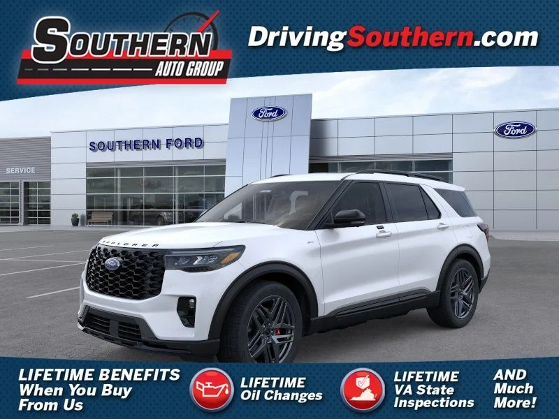 New 2026 Star White Metallic Tri-Coat Ford ST-Line image 1