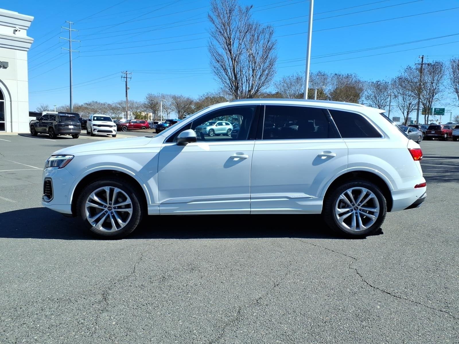 Used 2025 Carrara White AUDI  image 3