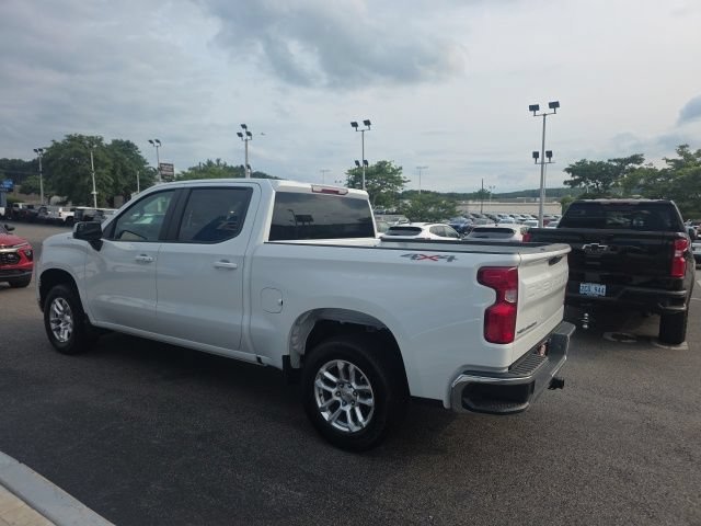 New 2026 Summit White Chevrolet LT (2FL) image 4