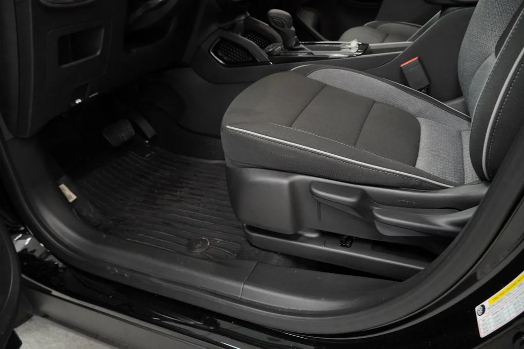 New 2026 Mosaic Black Metallic Chevrolet LT image 22