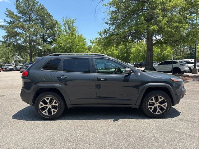 Used 2017 Gray Jeep Trailhawk image 6