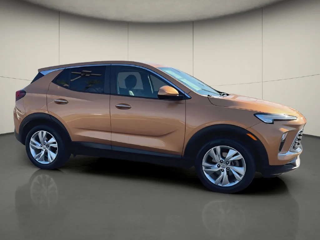 Used 2024 Copper Ice Metallic Buick Preferred image 9