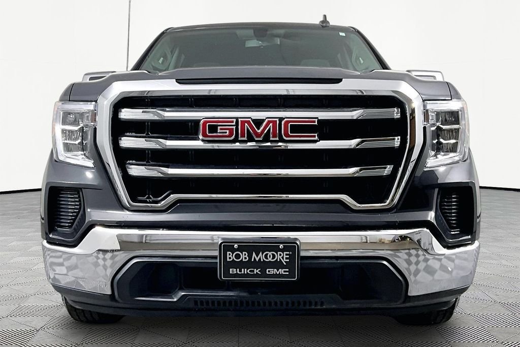 Used 2020 Black GMC SLE image 2