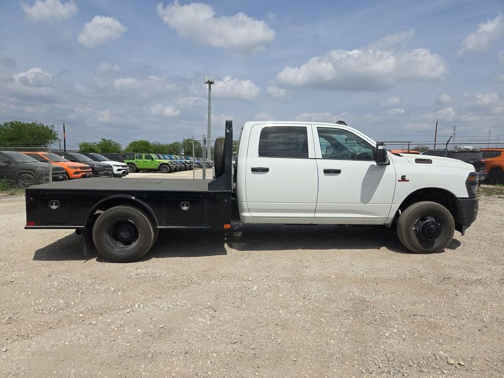 New 2026 Bright White Clearcoat RAM Tradesman image 19