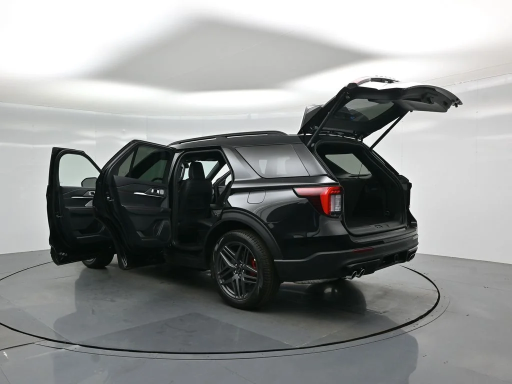 New 2026 Agate Black Metallic Ford ST image 37