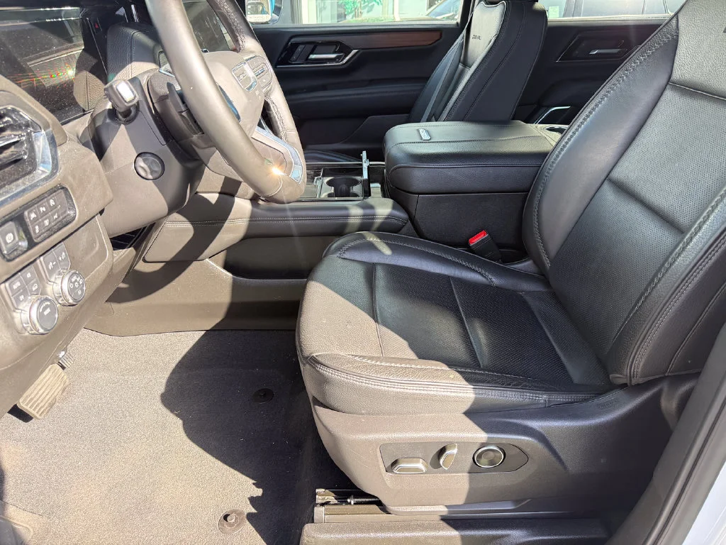 Used 2025 Summit White GMC Denali image 13