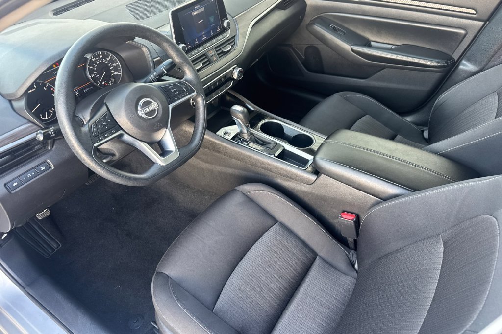 Used 2024 Silver Nissan 2.5 SV image 12