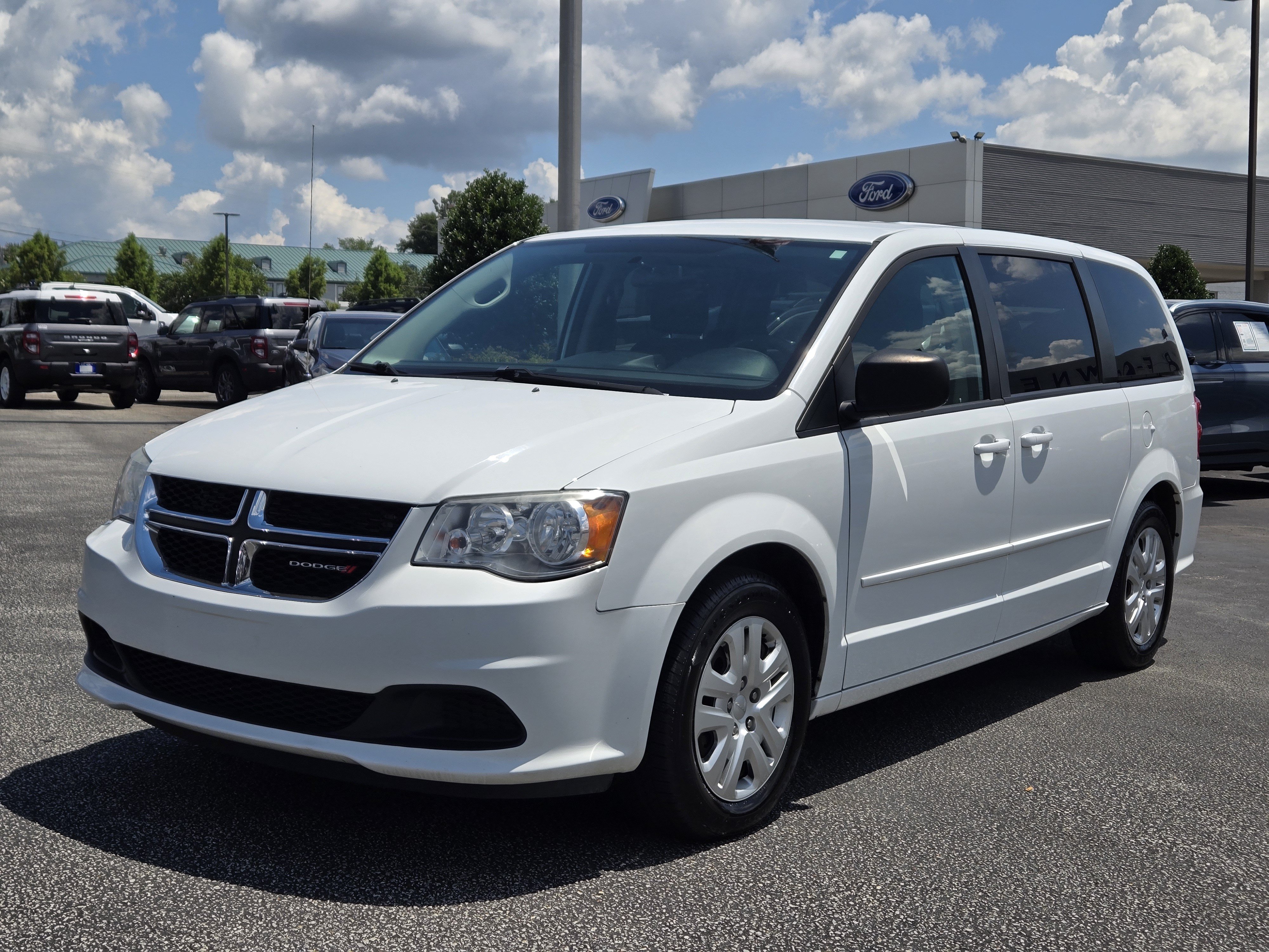 Used 2017 Dodge Grand Caravan SE with VIN 2C4RDGBGXHR647134 for sale in Auburn, AL