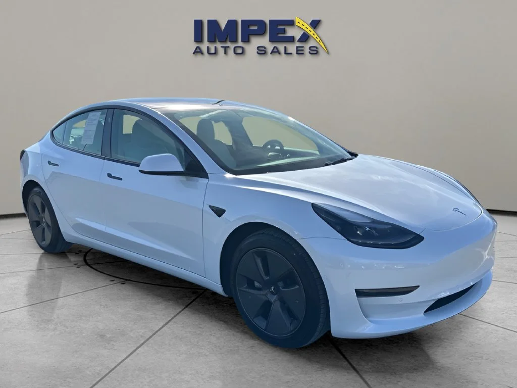 Used 2022 White Tesla Base image 7