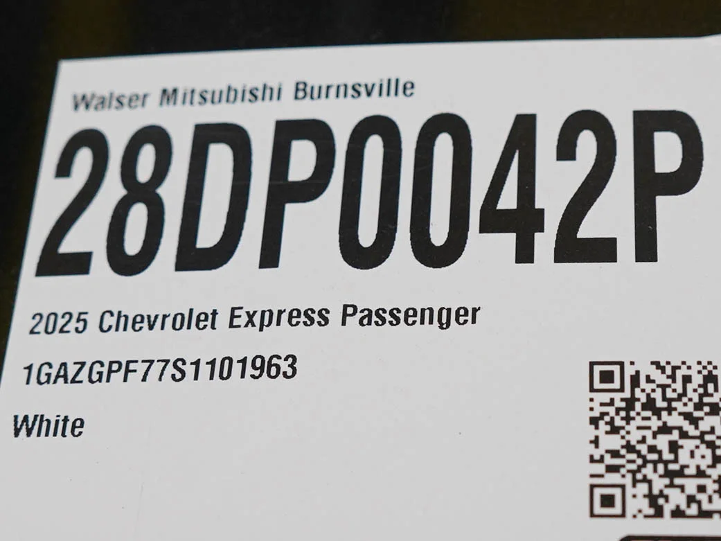 Used 2025 Summit White Chevrolet LT image 26