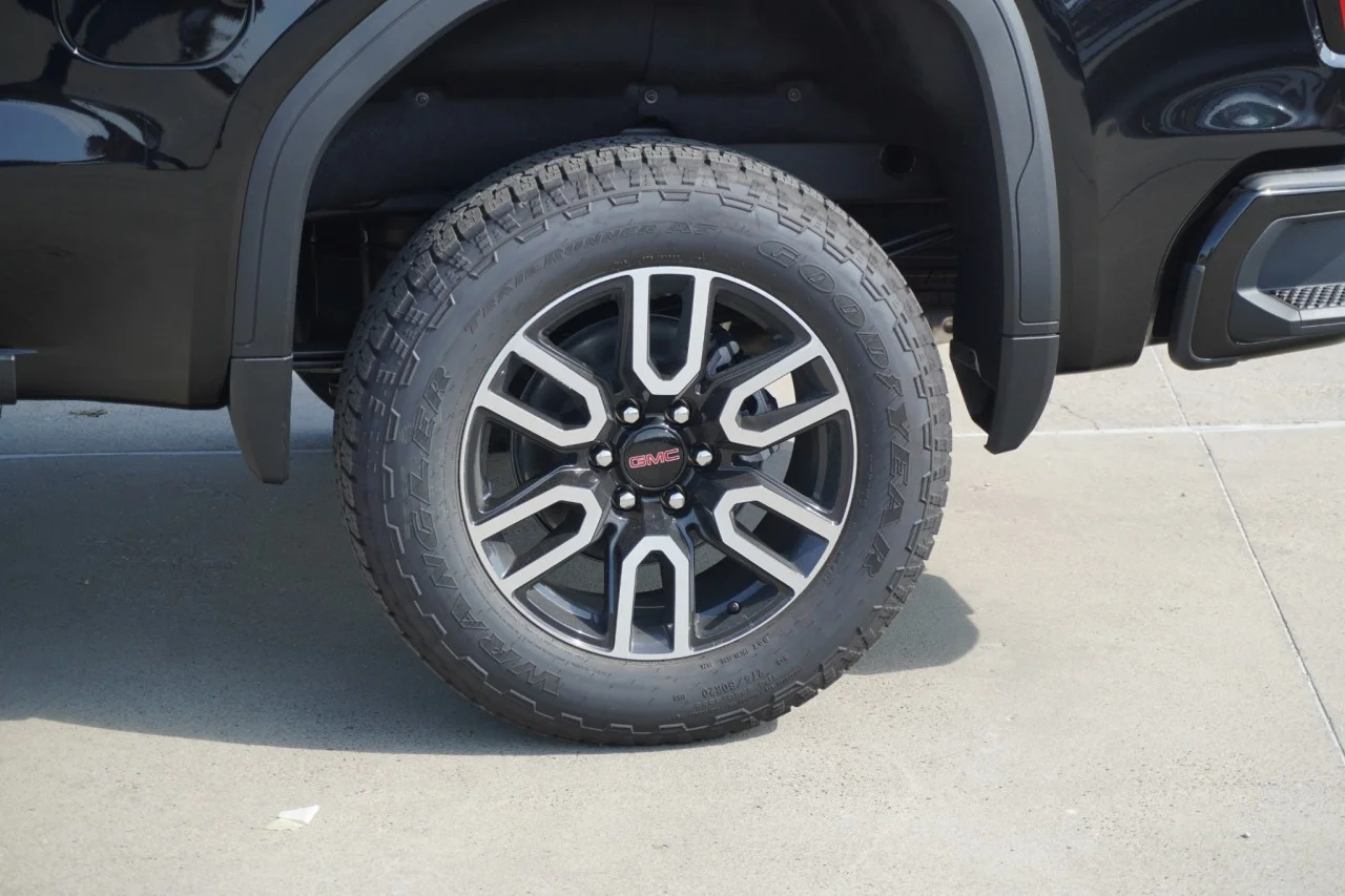 2026 GMC Sierra 1500 AT4 - Photo 17