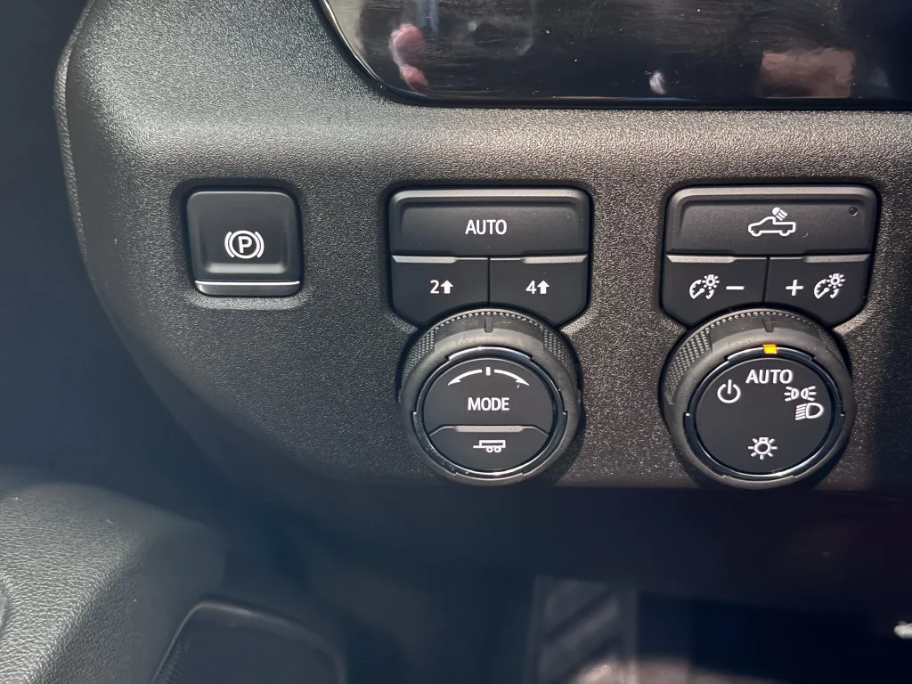 2025 Chevrolet Silverado 1500 LT - Photo 24