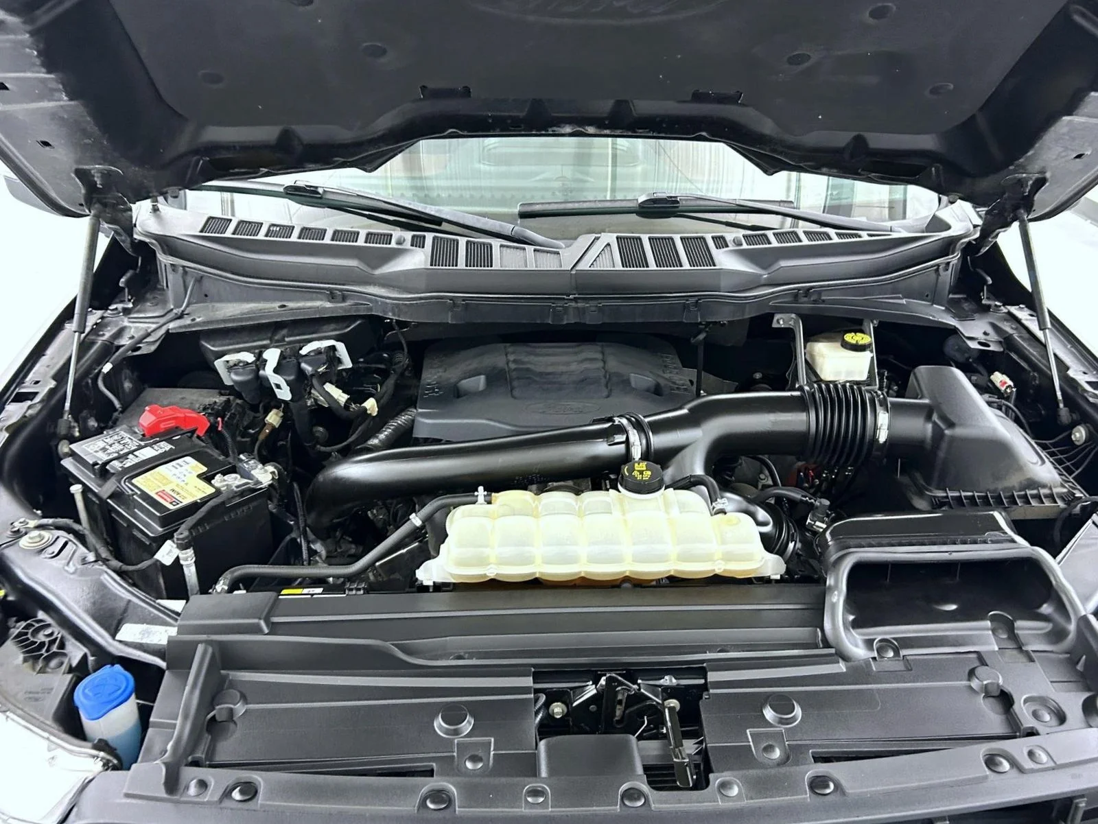 Used 2022 Black Ford Lariat image 25