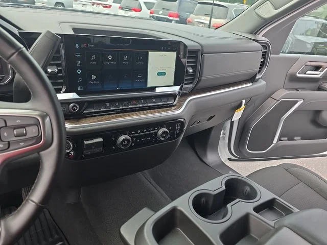 Used 2025 White Chevrolet LT image 21