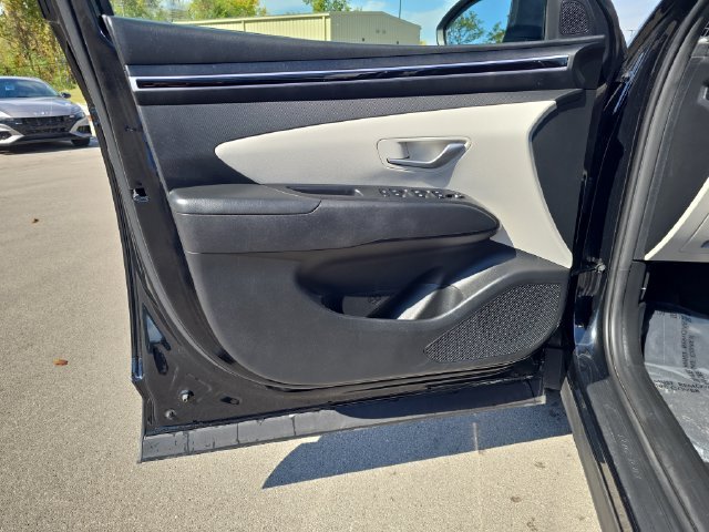 Used 2024 Black Hyundai SEL image 12