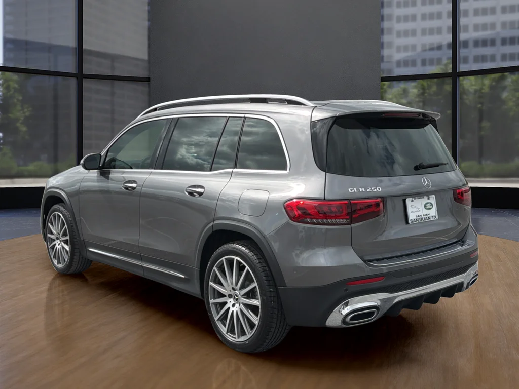 Used 2023  Mercedes-Benz GLB 250 image 15