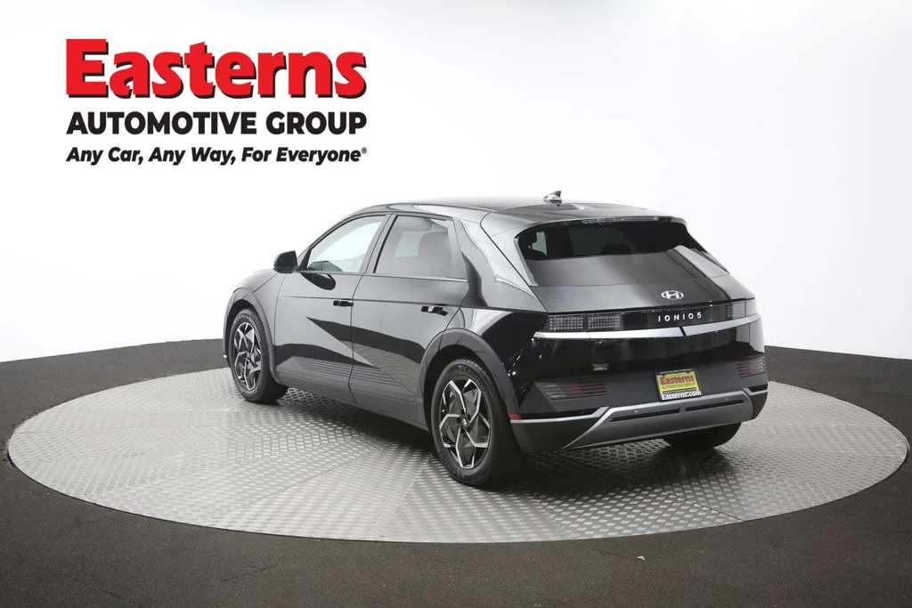 Used 2024 Black Hyundai SEL image 61