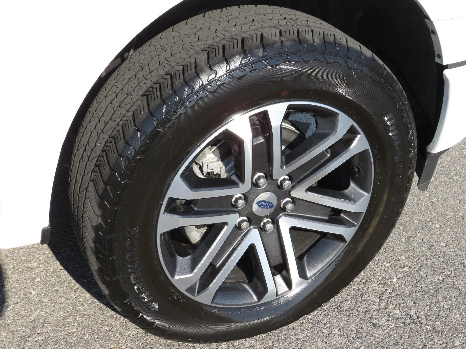 Used 2023  Ford XL image 11