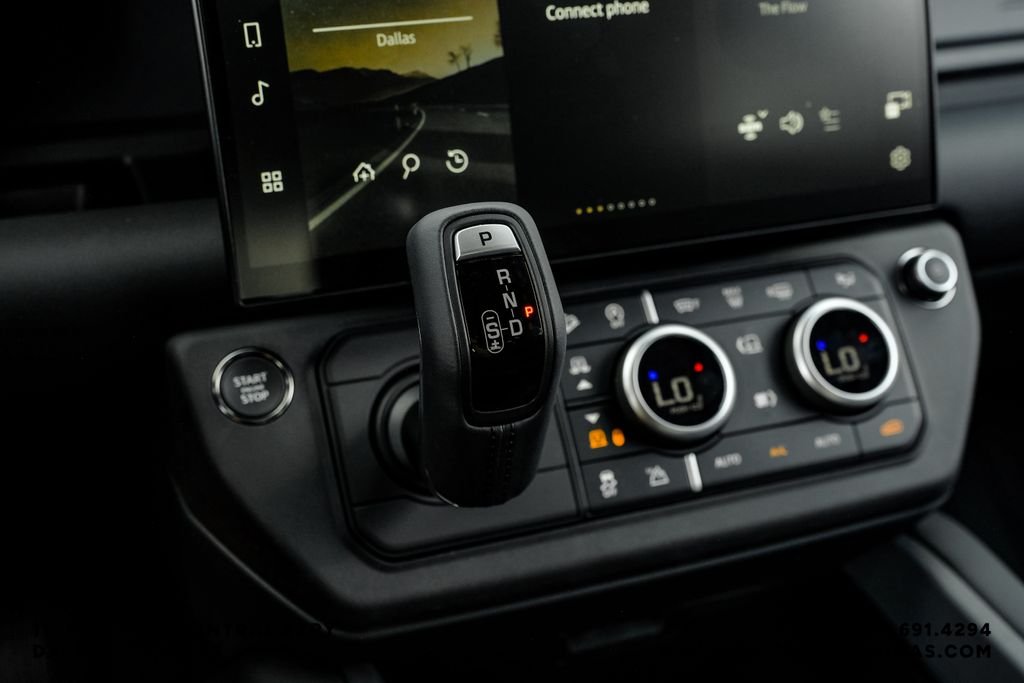 New 2026 Santorini Black Metallic Land Rover S image 30