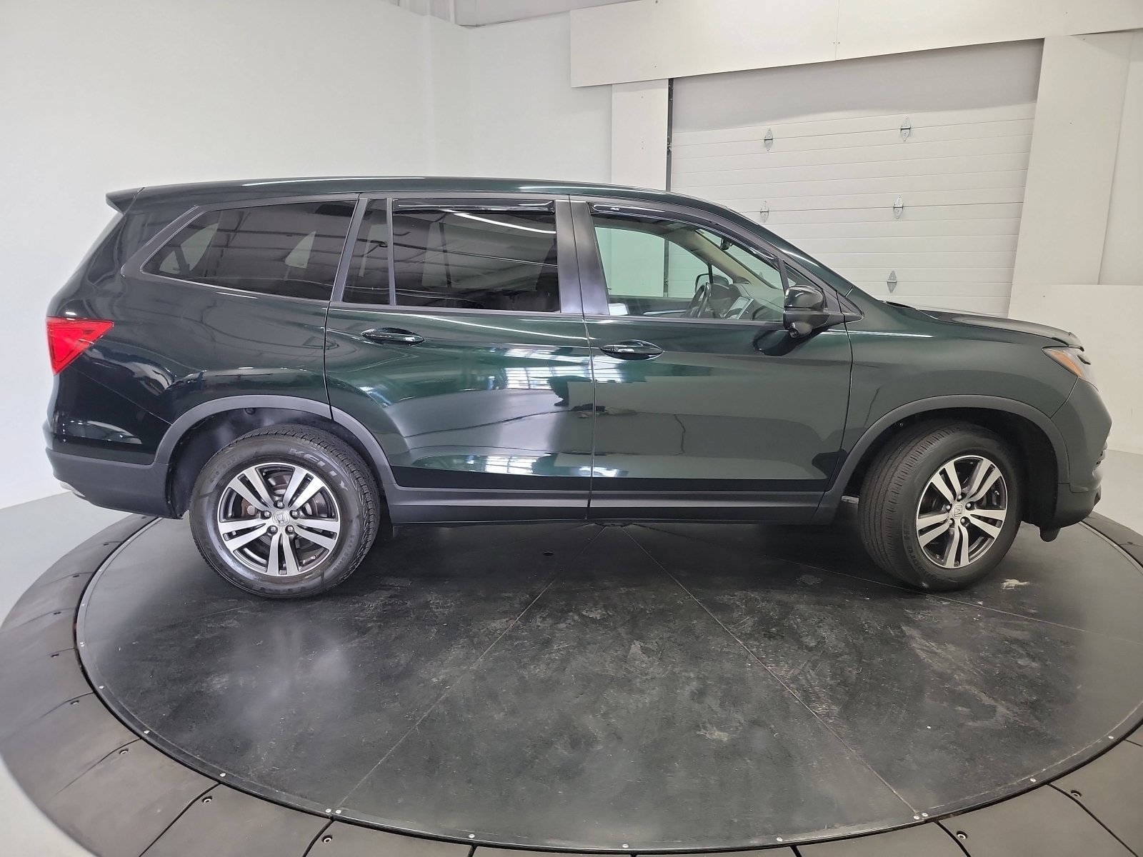 Used 2016 Black Forest Pearl Honda EX-L image 9