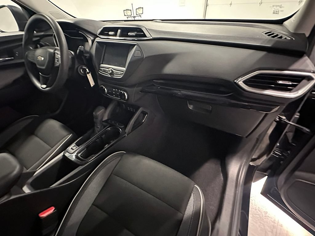 Used 2021 MOSAIC BLACK METALLIC Chevrolet LS image 26