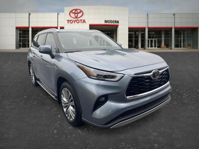 Certified Used 2021 MOON DUST Toyota  image 3