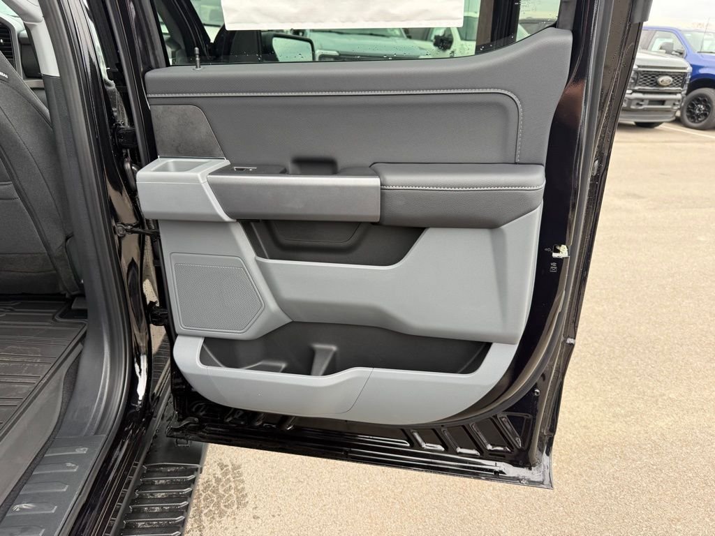 New 2026 Agate Black Metallic Ford XLT image 20