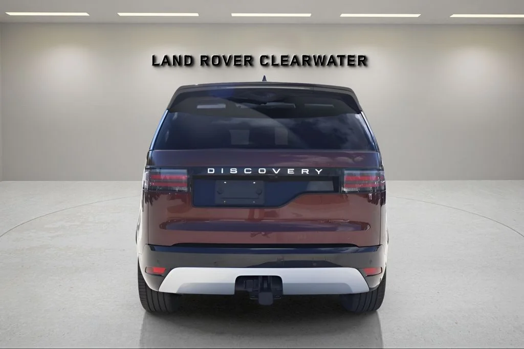 New 2026 Sedona Red Land Rover  image 4