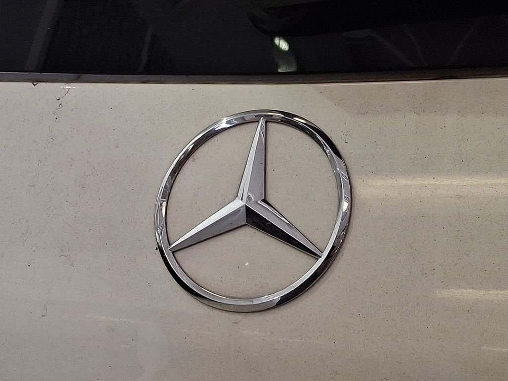 Used 2017 White Mercedes-Benz GLS 450 image 33