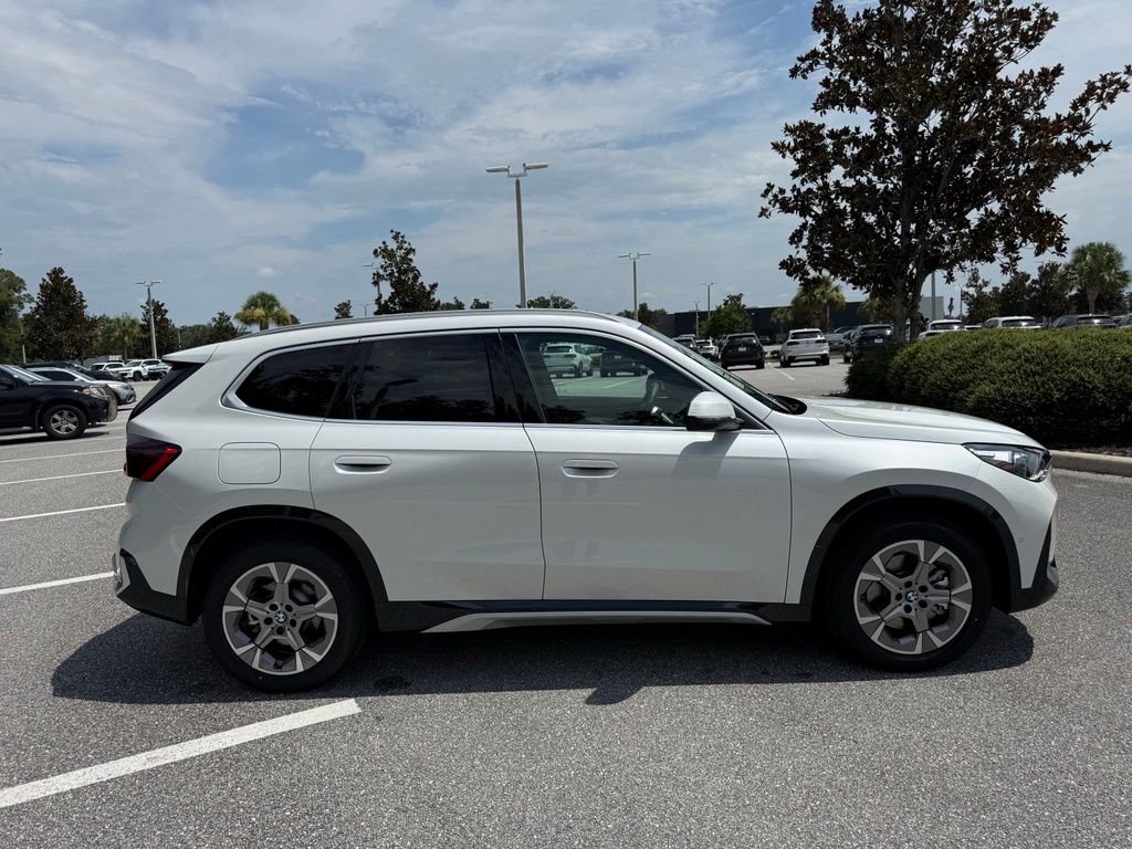 New 2026 White BMW xDrive28i image 5