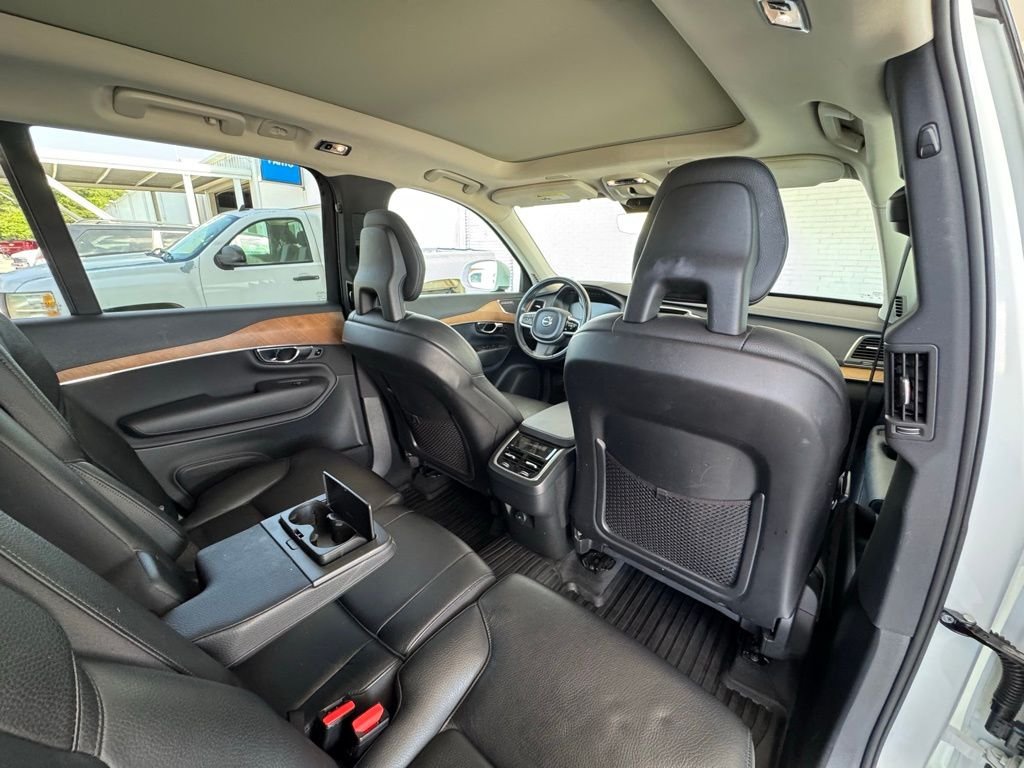 Used 2021  Volvo T6 Momentum image 27