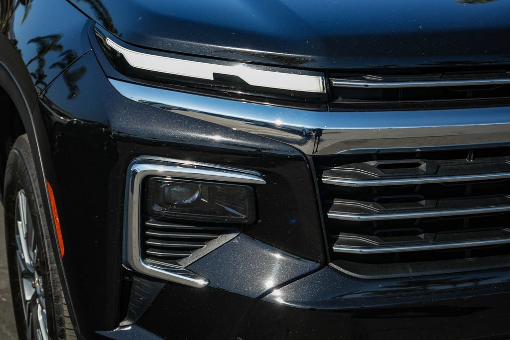 Used 2026 Mosaic Black Metallic Chevrolet LT image 8