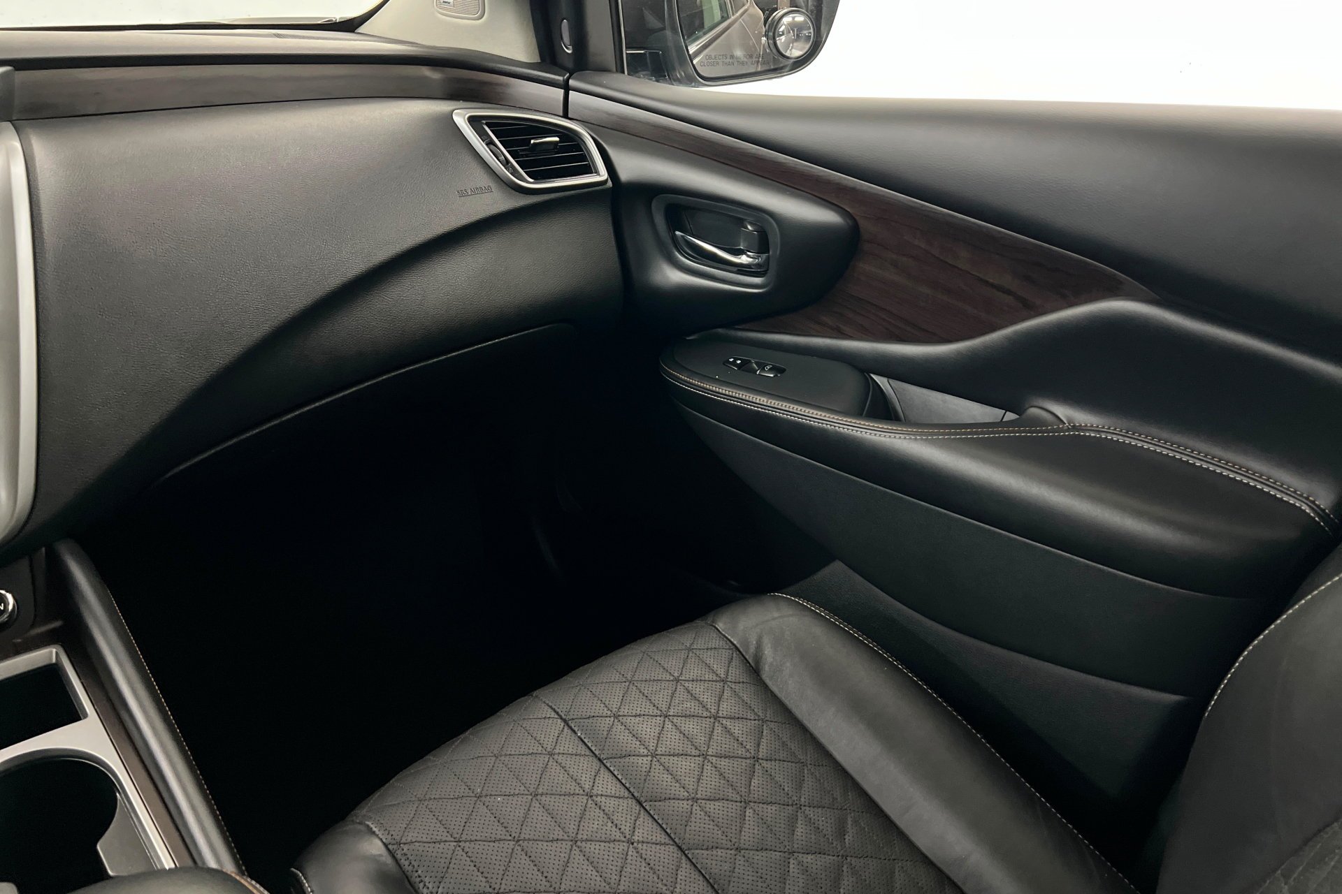Used 2021 Gun Metallic Nissan Platinum image 11