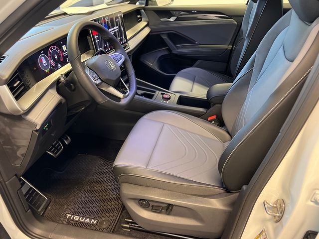 New 2026 White Volkswagen 2.0T SE R-Line Black image 6
