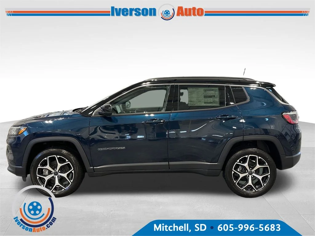 New 2026 Fathom Blue Pearl-Coat Exterior Paint Jeep Limited image 4