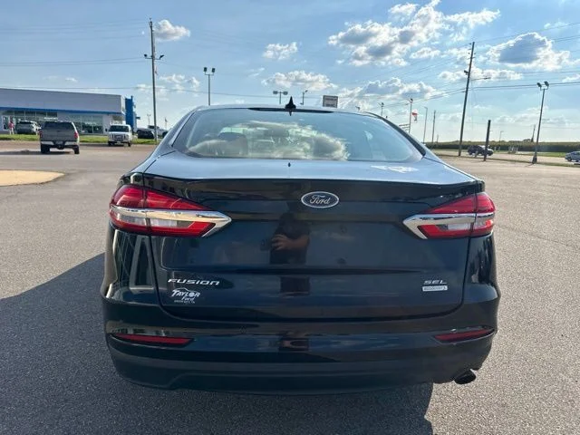 Used 2020 Agate Black Metallic Ford SEL image 21